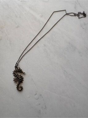 Silver Tone Seahorse Charm Pendant Metal Cable Chain Necklace, Lobster Clasp
